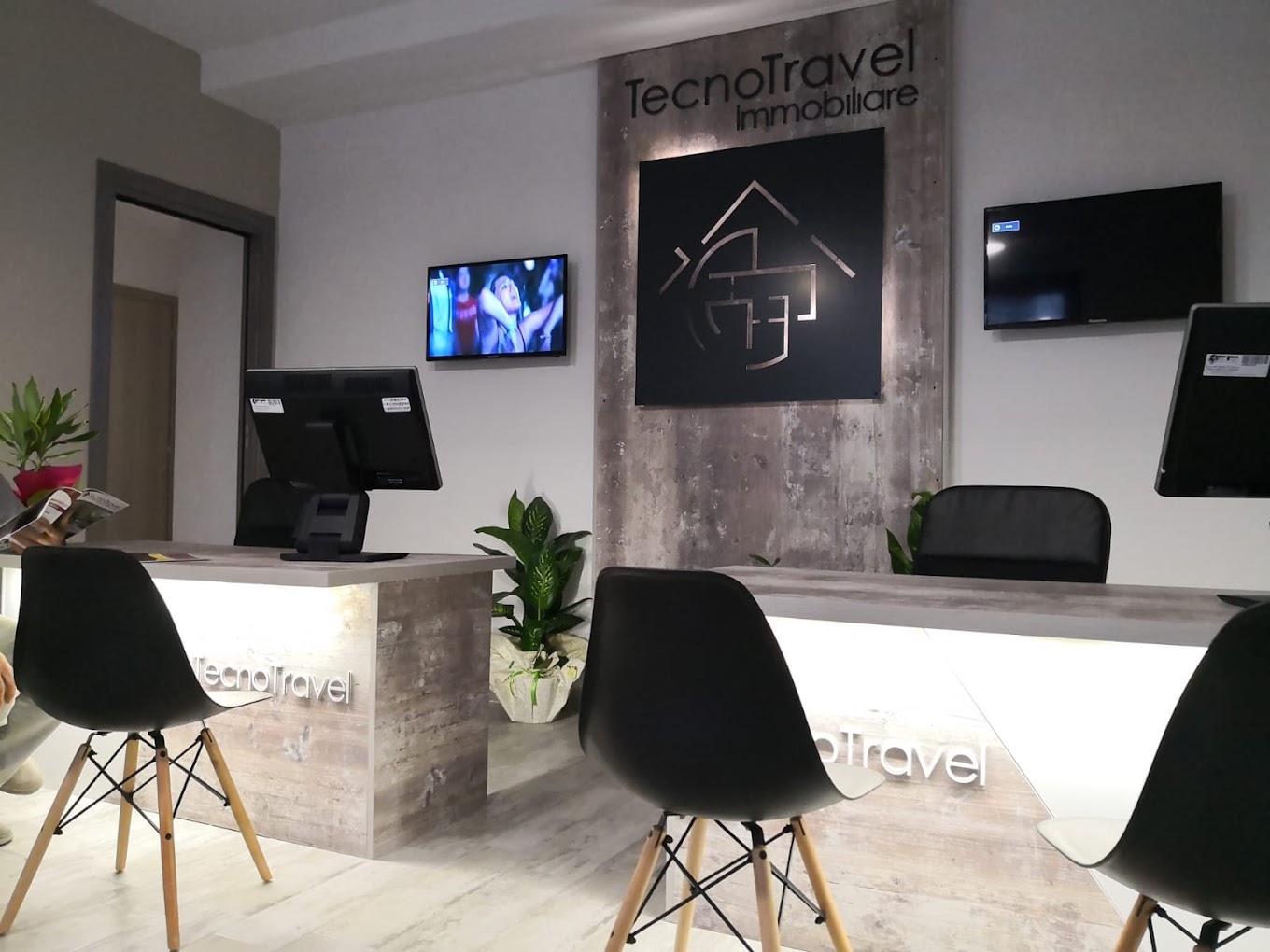 C4C6CF92-BE5D-41D7-8F5F-26E59DD03763